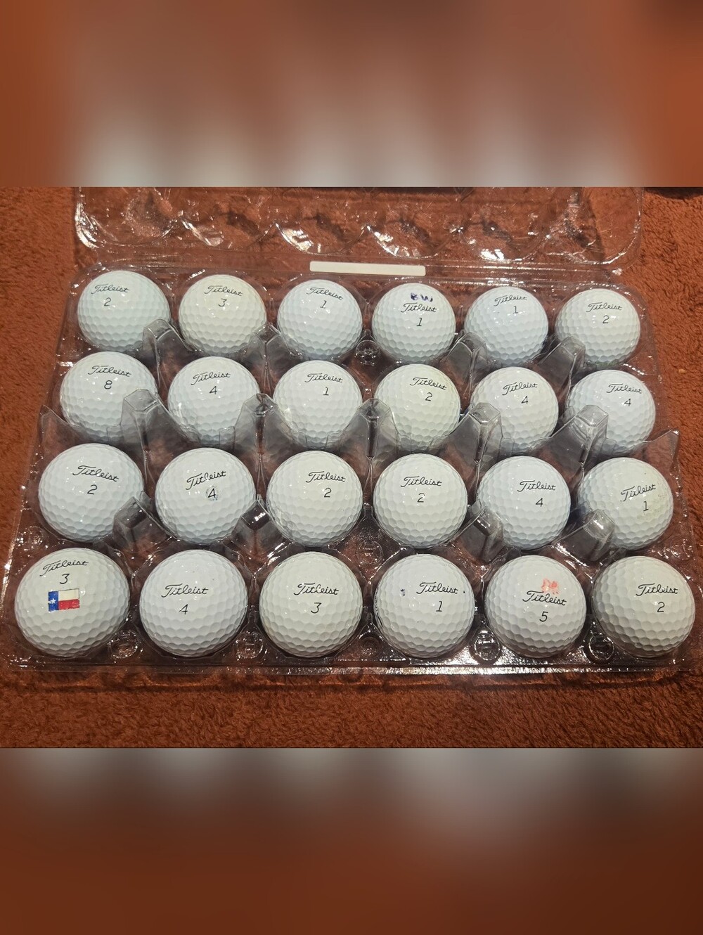 24 Titleist ProV1 white golf balls in VG to Pristine 5A playing condition